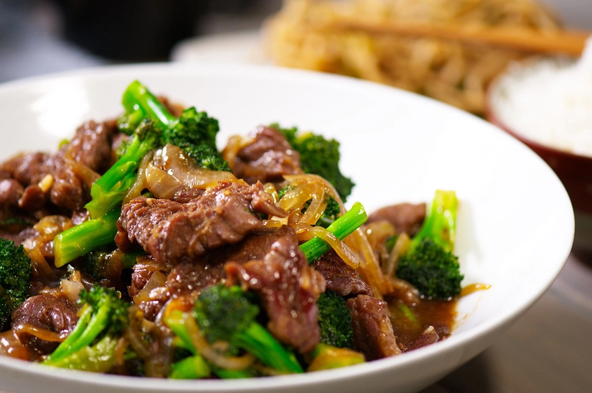 RINDFLEISCH UND BROKKOLI-Vorbereitungsfoto-36